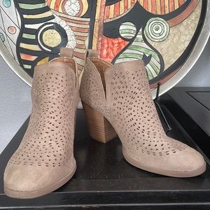 Sweet 🍭 Sugar Raven Booties